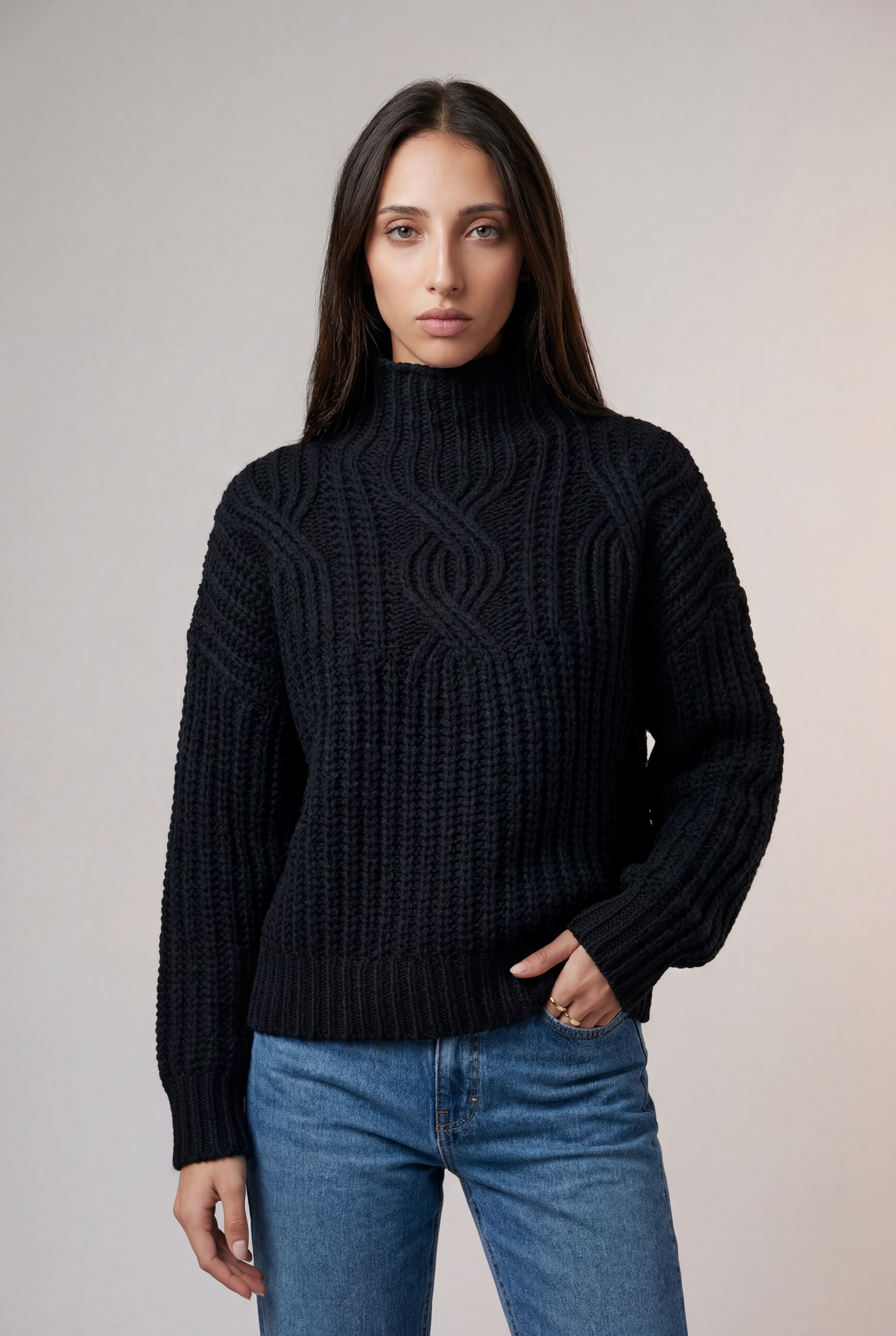 Lerynna | Cable Knit Sweater